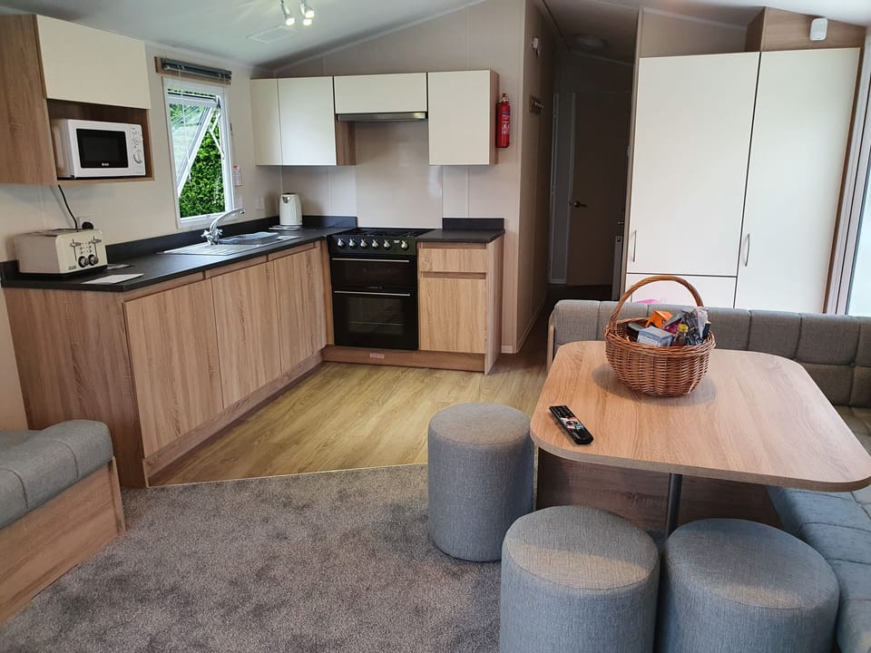Family Mobile Home, Private Bathroom (3 Bed) | Interior