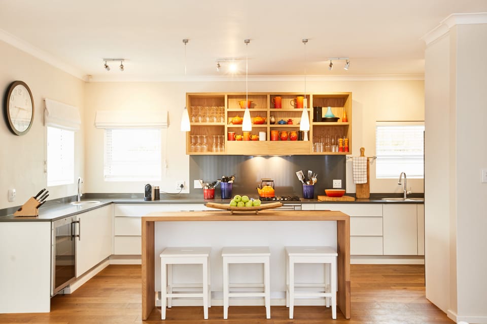 Number Eleven | Private kitchen | Full-size fridge, microwave, oven, stovetop