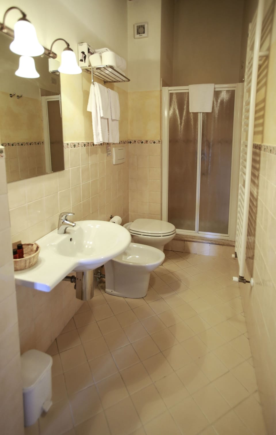 Apartment, 1 Bedroom | Bathroom | Shower, designer toiletries, hair dryer, bidet