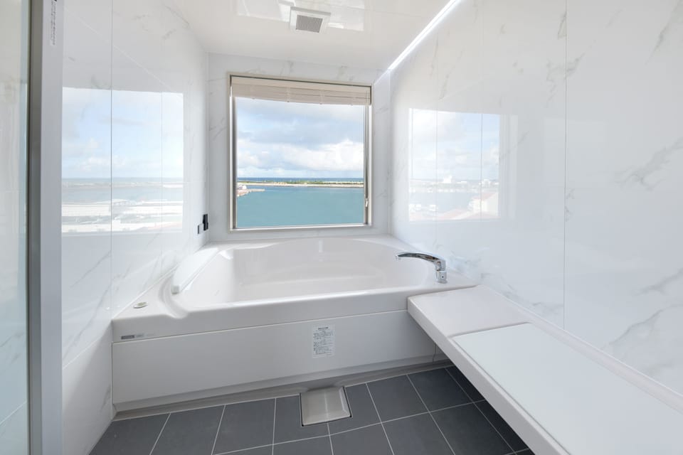 Junior Suite, Non Smoking, Sea View | Bathroom | Free toiletries, hair dryer, slippers, bidet
