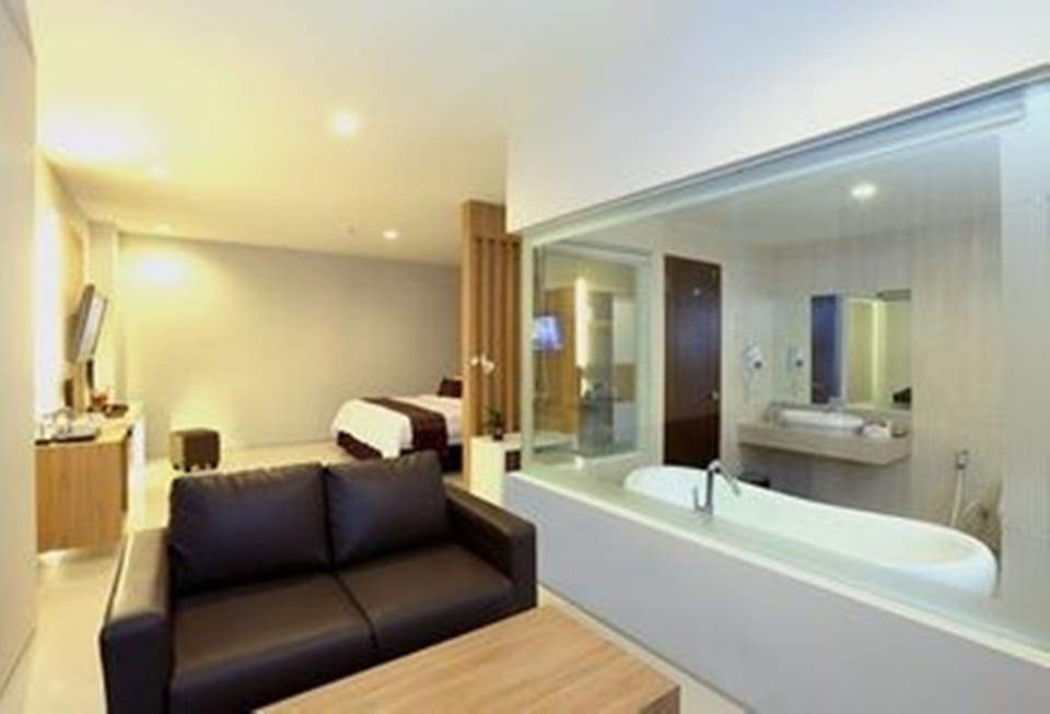 Suite (The Plaza) | Minibar, in-room safe, desk, iron/ironing board (on request)