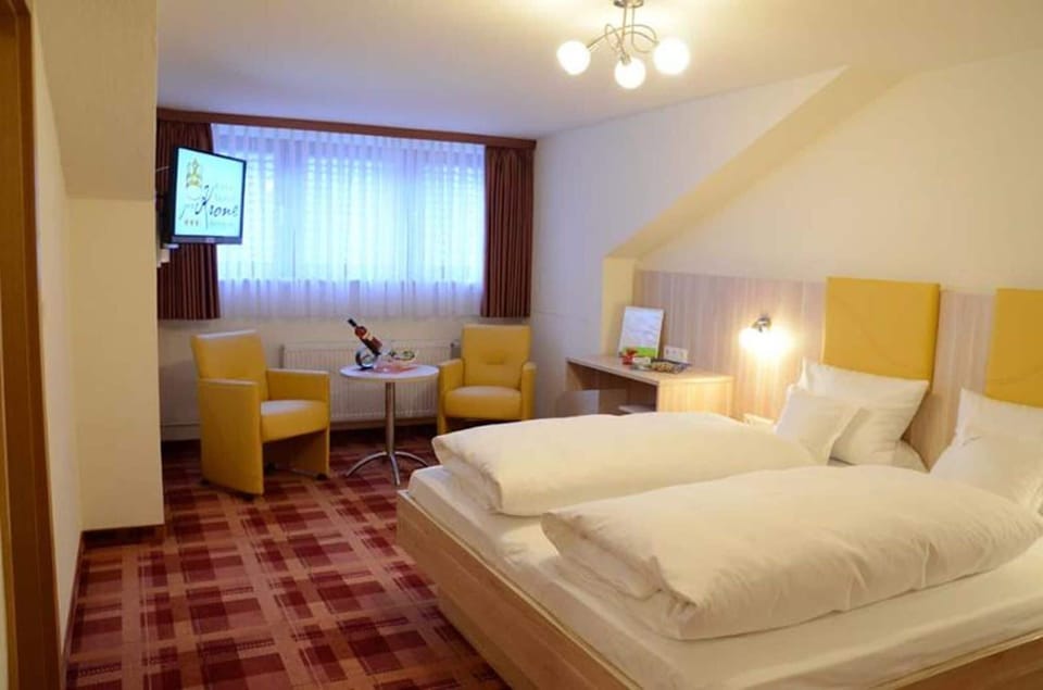 Double Room | In-room safe, desk, WiFi (free), bed sheets