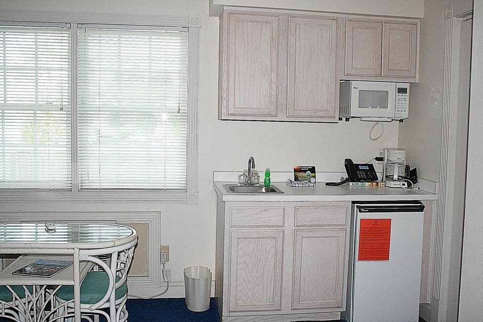 Villa, 2 Bedrooms | Private kitchen | Coffee/tea maker, fridge, microwave, dishwasher