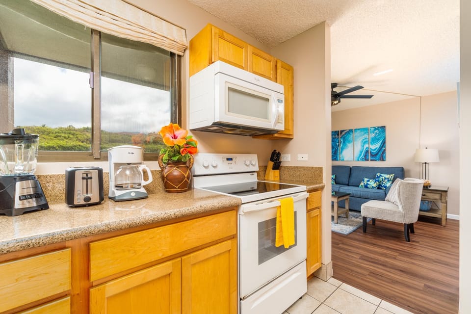 Condo, 1 Bedroom | Private kitchen | Coffee/tea maker, fridge, oven, toaster