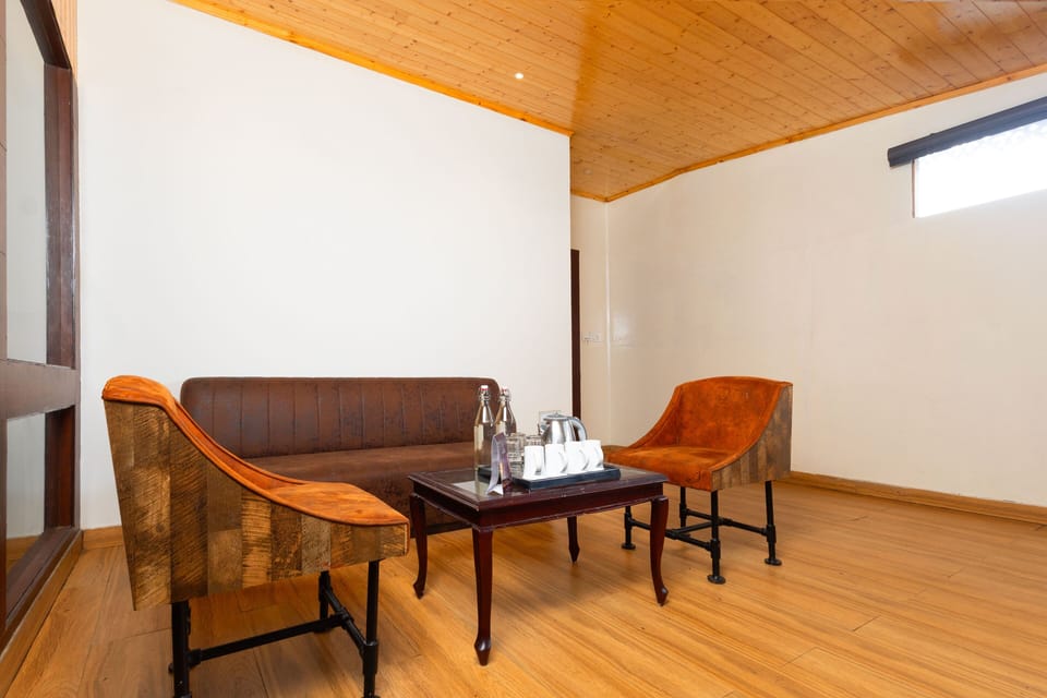 Family Studio Suite, Mountain View | Living area | LED TV