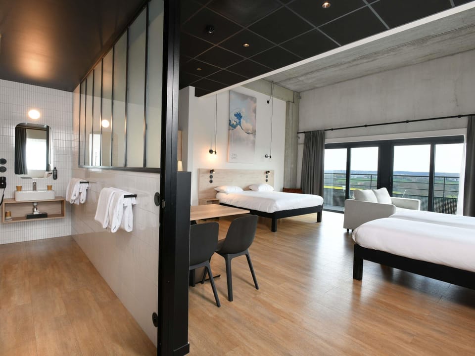 Apartment, 1 Double Bed with Sofa bed | In-room safe, desk, soundproofing, iron/ironing board