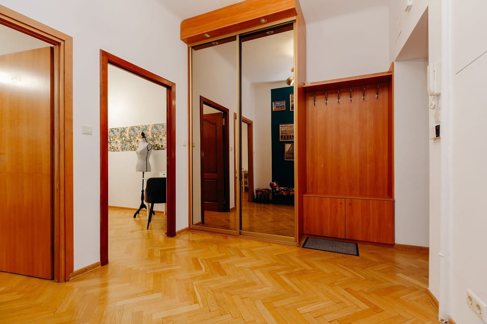 Comfort Apartment | Living area | Flat-screen TV