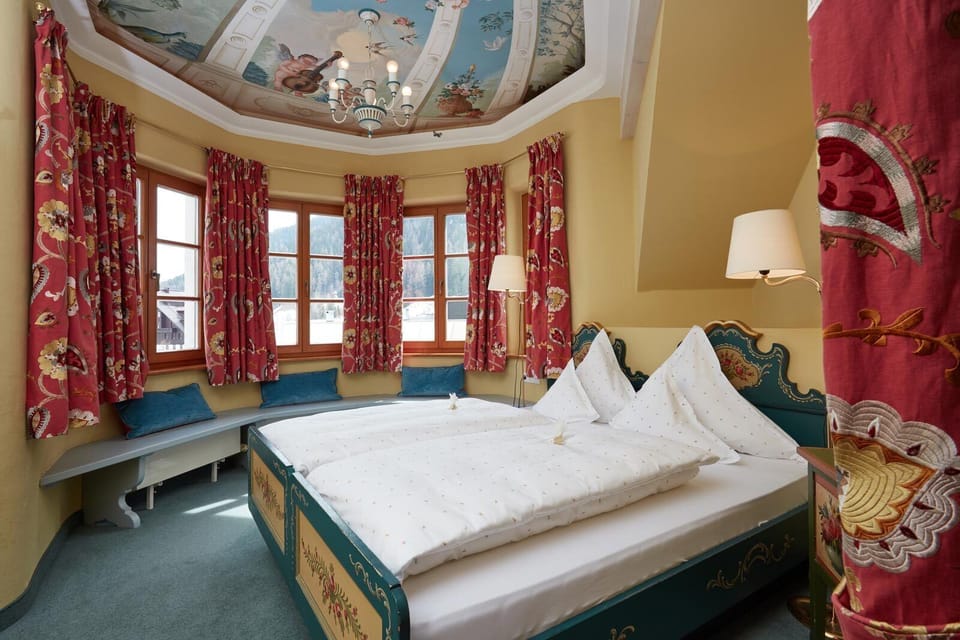 Suite | Individually furnished, free cribs/infant beds, free WiFi