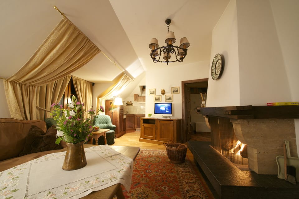 Suite | Living room | TV, DVD player