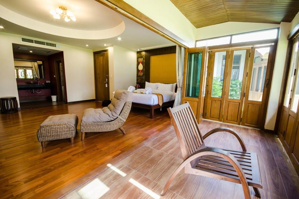 In-room safe, desk, blackout drapes, free WiFi