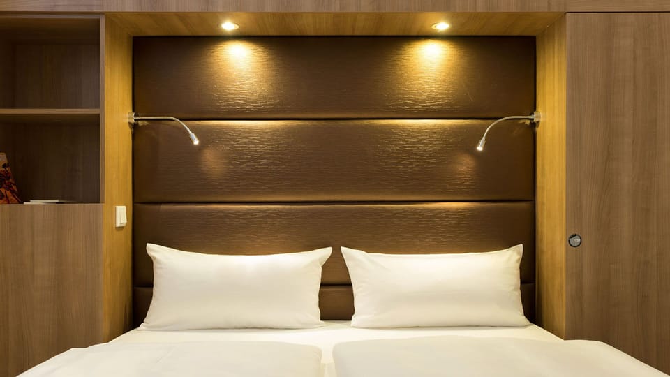 Double Room, Allergy Friendly, Courtyard View | Hypo-allergenic bedding, soundproofing, free WiFi, bed sheets