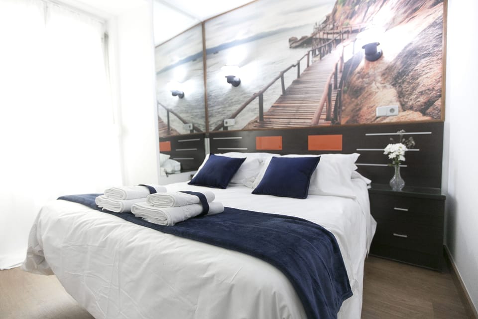 Double Room | Individually decorated, desk, blackout drapes, soundproofing
