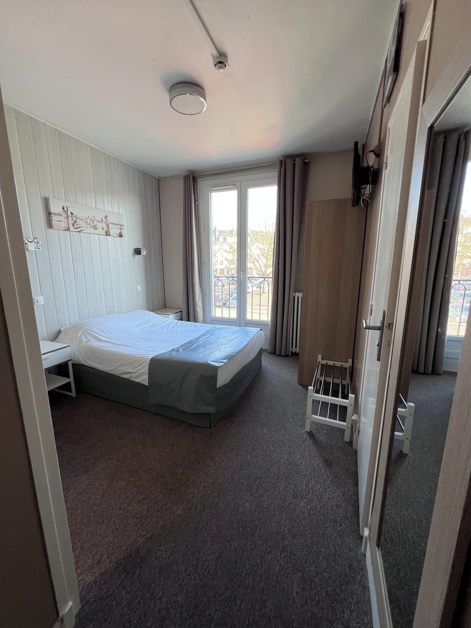 Hypo-allergenic bedding, individually decorated, desk, blackout drapes