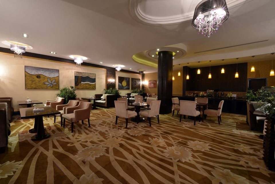 Lobby lounge
