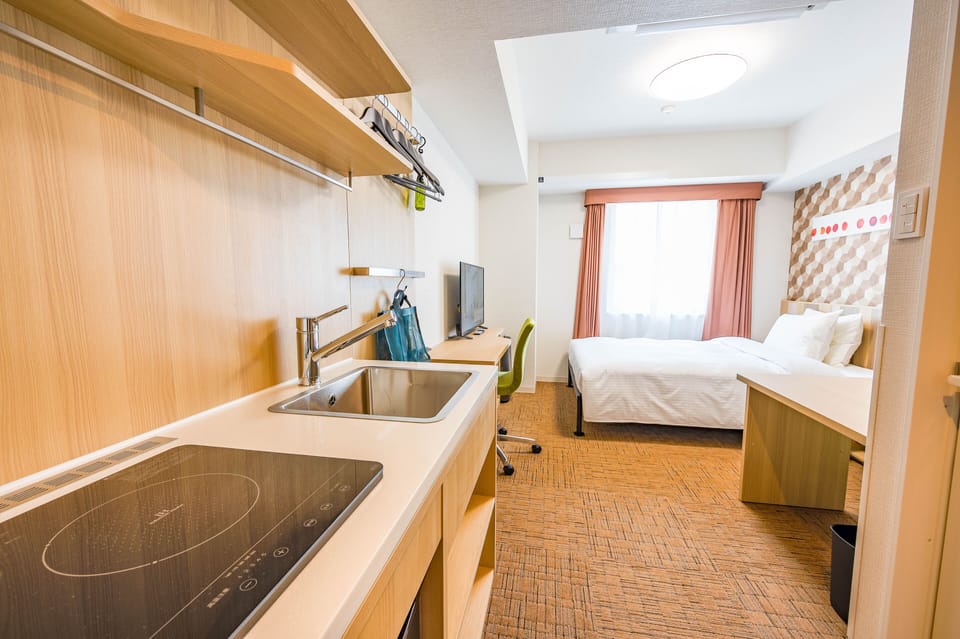 Double Room, Non Smoking, Kitchen (with Washing Machine and Microwave) | Private kitchen | Electric kettle