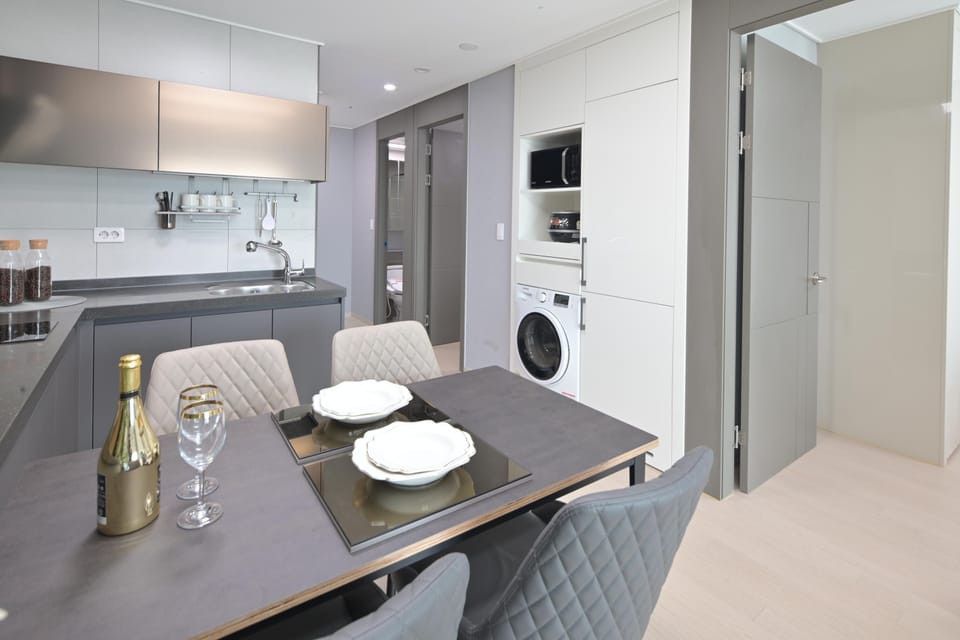 Suite | Free WiFi, bed sheets