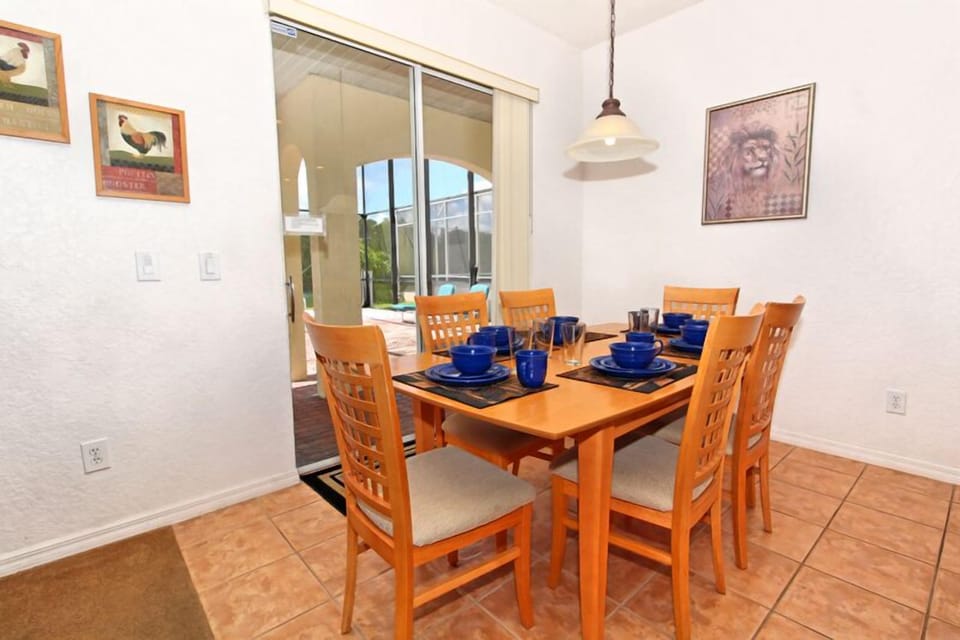 Villa, 6 Bedrooms | Dining