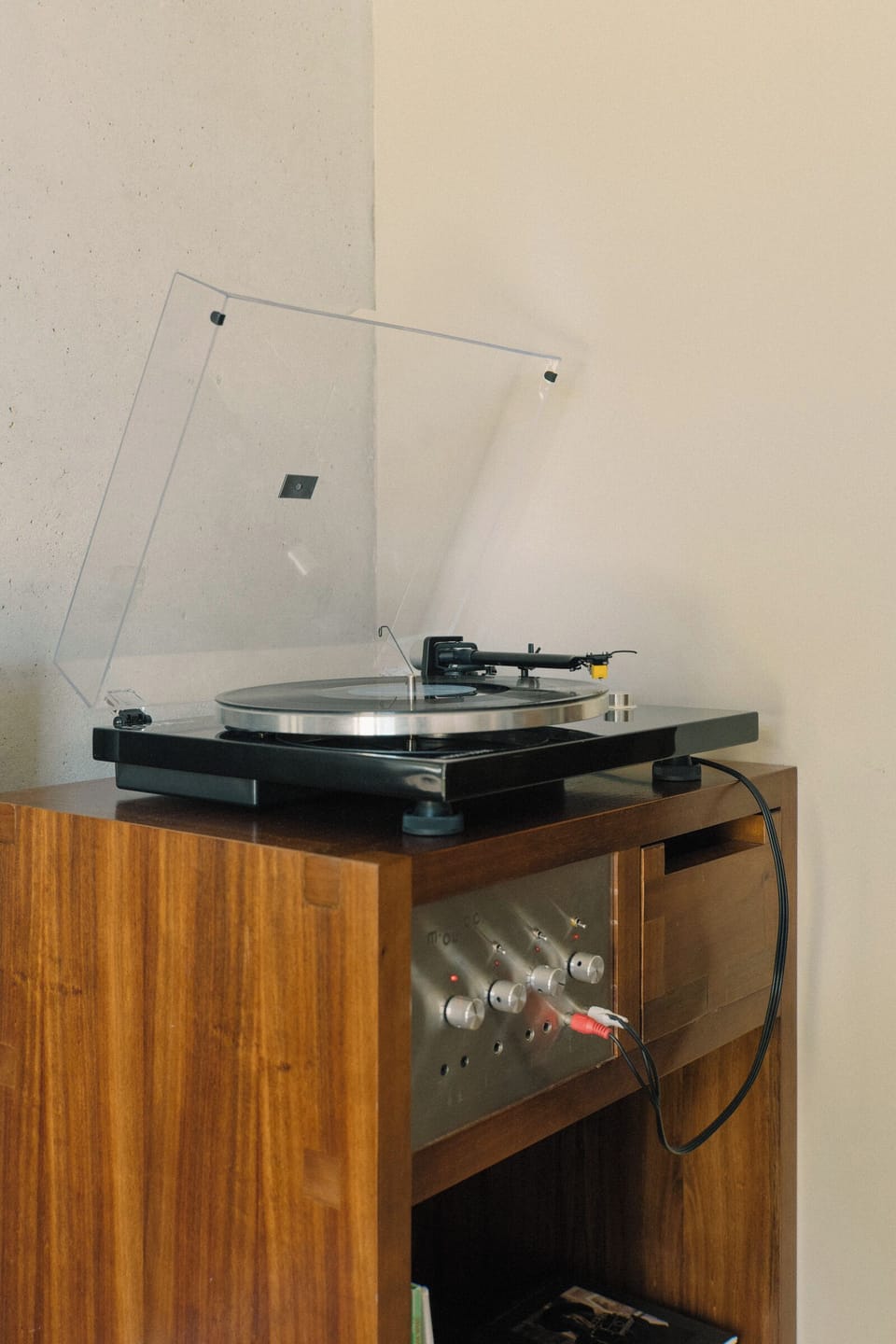 Studio, Garden View | Minibar, in-room safe, desk, laptop workspace