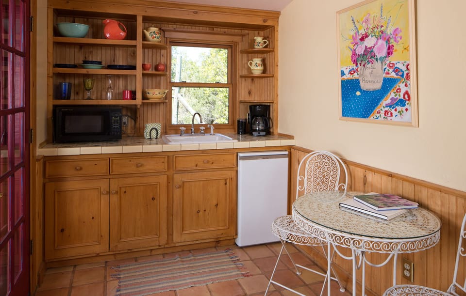 The Cottage in the Woods | Private kitchenette | Fridge, microwave, coffee/tea maker, cookware/dishes/utensils