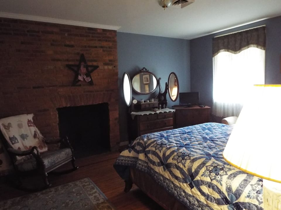 Standard Triple Room, Ensuite, Garden View (Hettie Schriver Room)