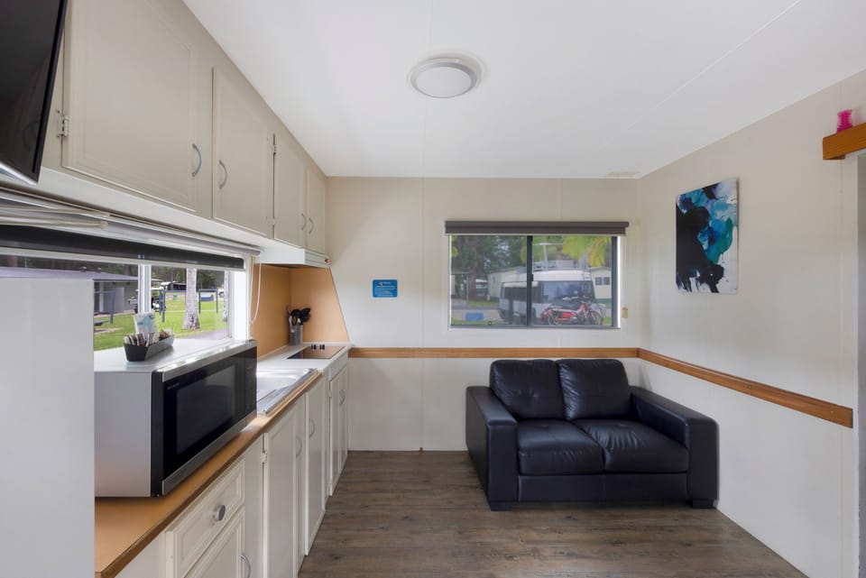 Basic Cabin - Sleeps 3 - Dog Friendly | Private kitchen | Fridge, microwave, stovetop, coffee/tea maker