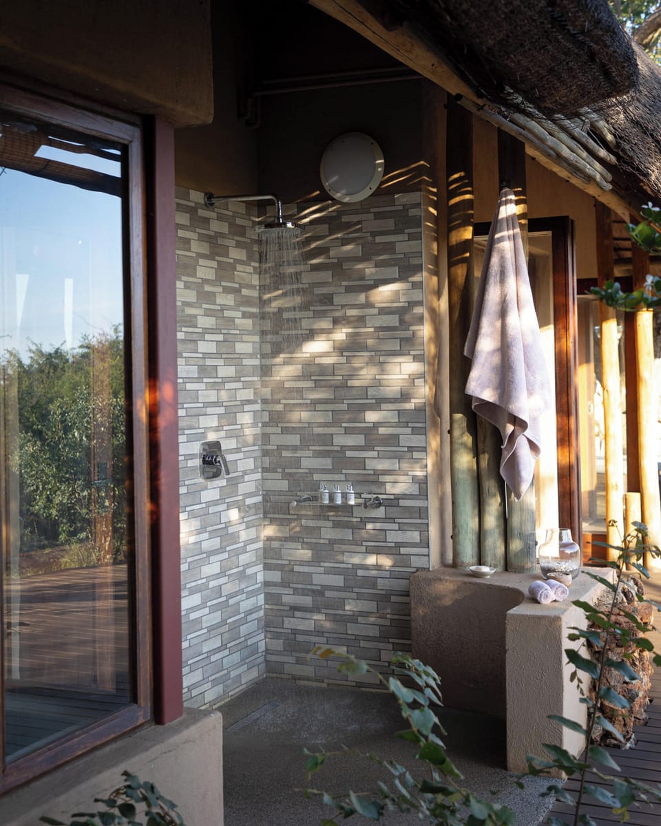 Separate tub and shower, deep soaking tub, free toiletries, hair dryer