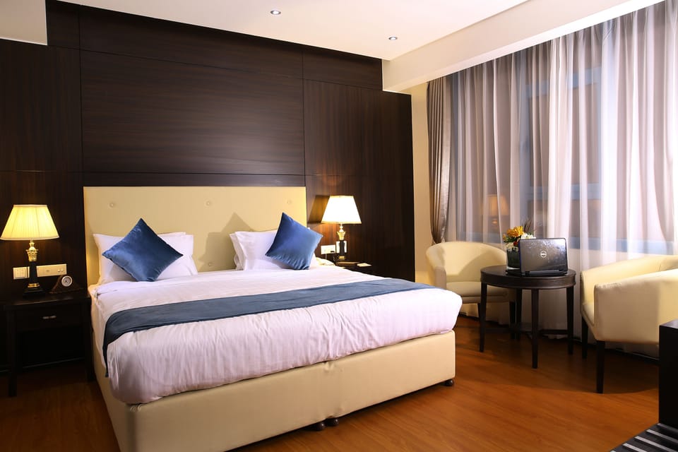 Down comforters, minibar, in-room safe, desk