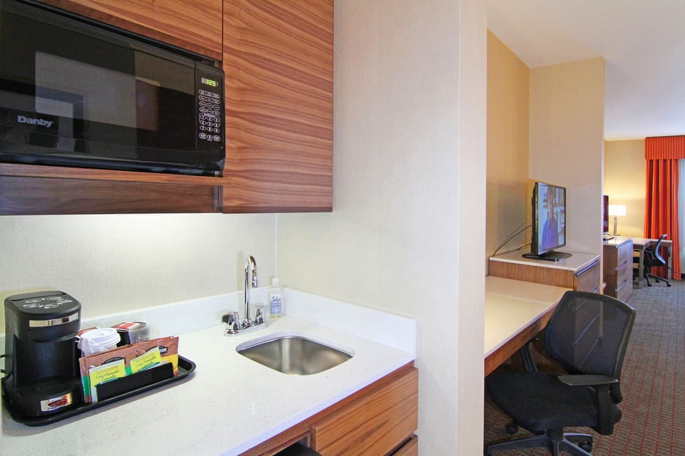 Suite, Multiple Beds | Room amenity