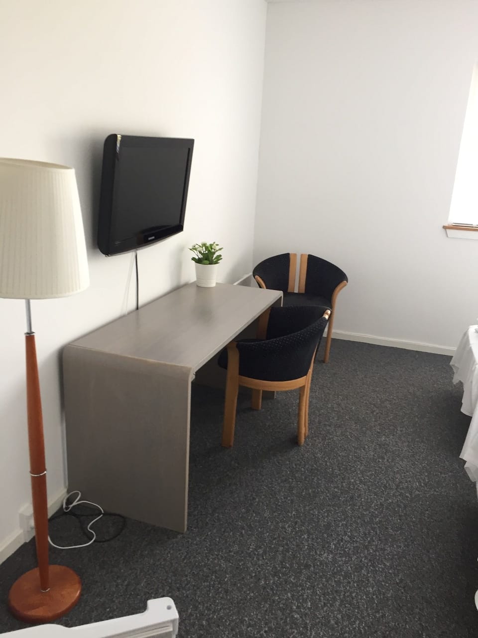Single Room | Individually furnished, free WiFi, bed sheets, wheelchair access