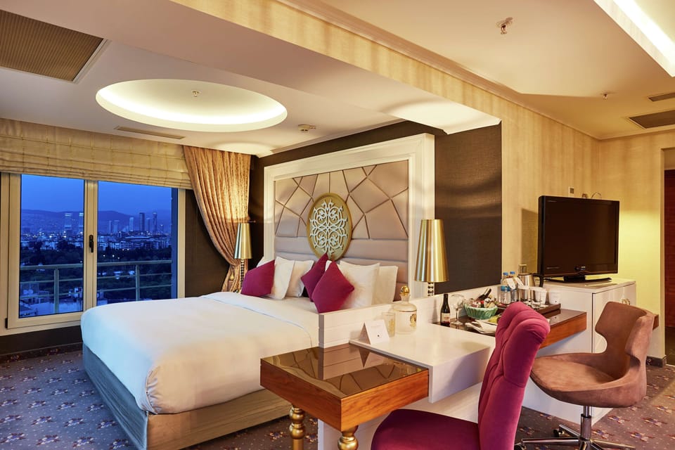 Presidential Suite | Premium bedding, minibar, in-room safe, soundproofing
