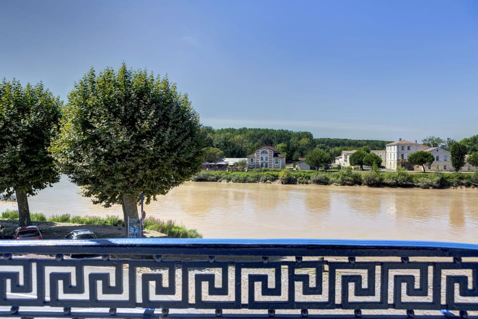 Hôtel de la tour à LIBOURNE Hotel in Fronsac