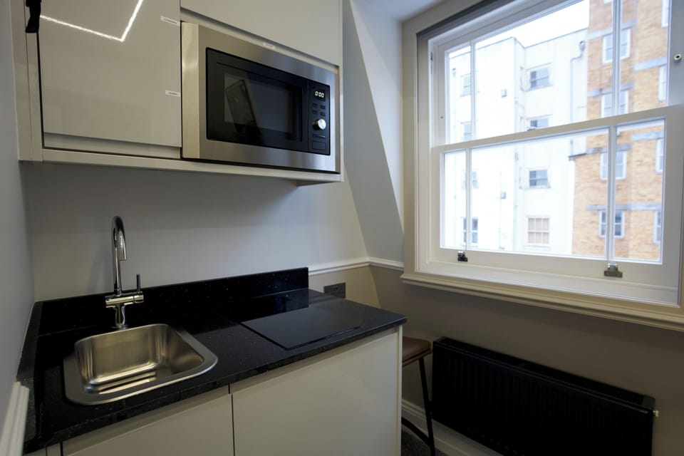 Junior Single Studio | In-room safe, blackout drapes, soundproofing, iron/ironing board