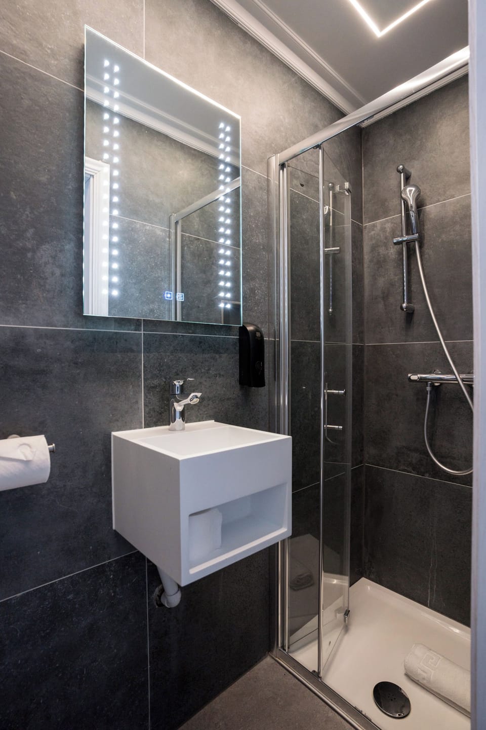 The Whiteley Garden Double Studio | Bathroom | Shower, hair dryer, towels, soap