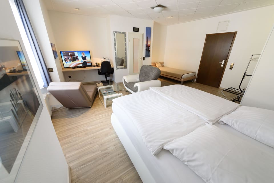In-room safe, desk, laptop workspace, free WiFi