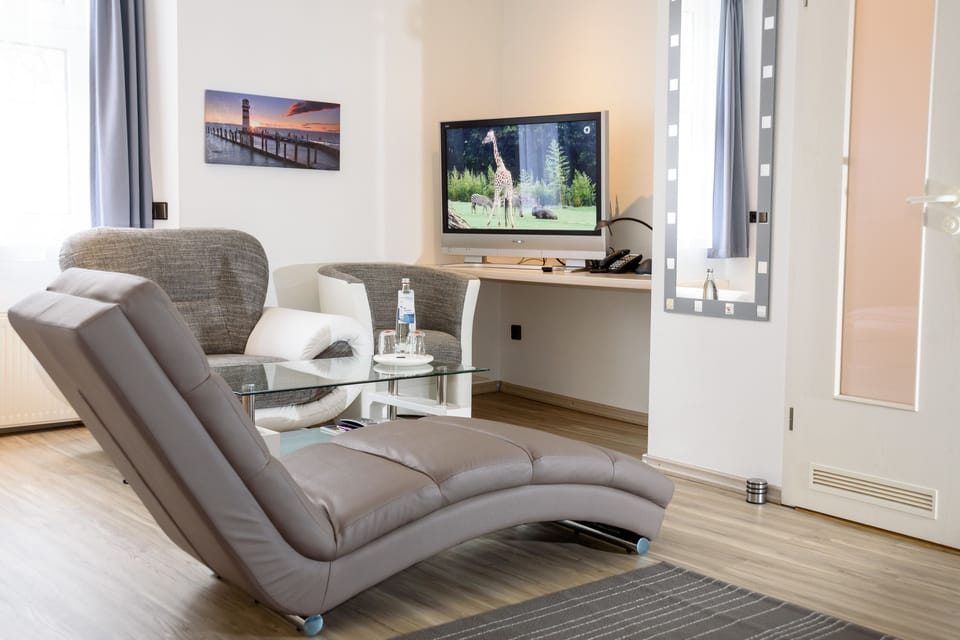 Family Room | In-room safe, desk, laptop workspace, free WiFi