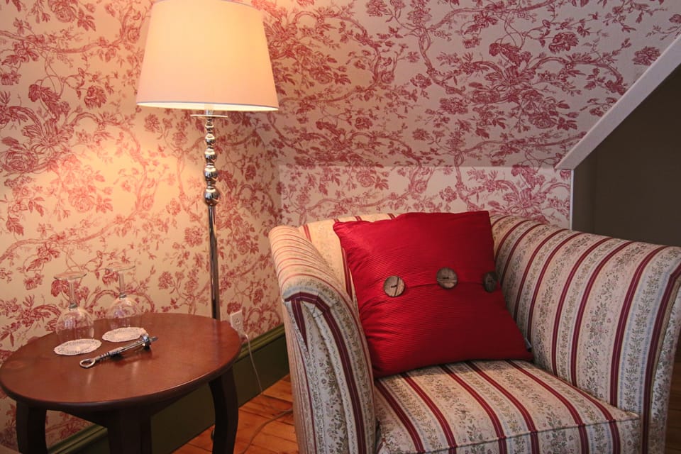 Superior Room, 1 Queen Bed (Envoutante) | Room amenity