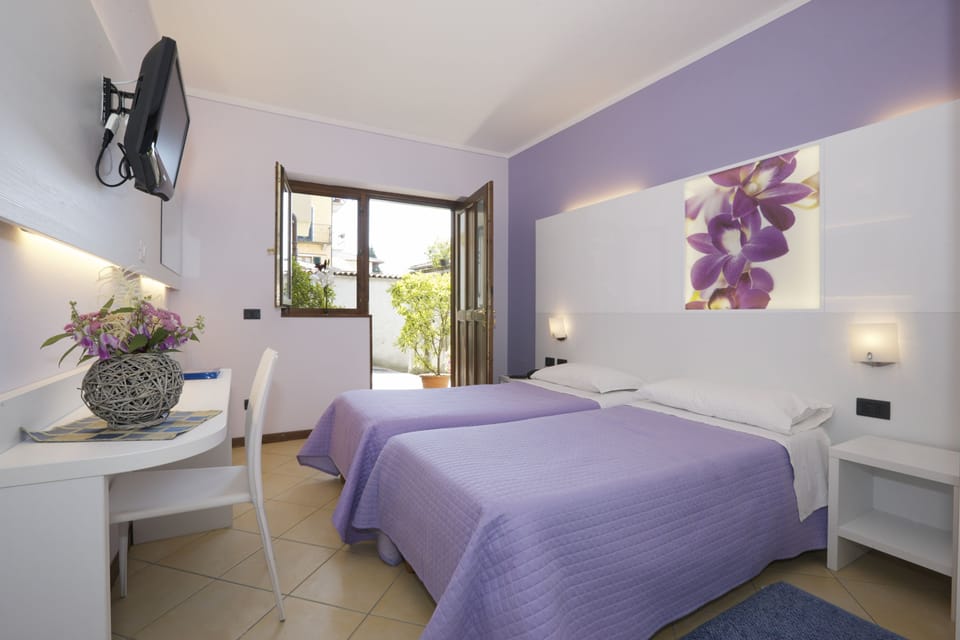 Double Room | In-room safe, free WiFi, bed sheets