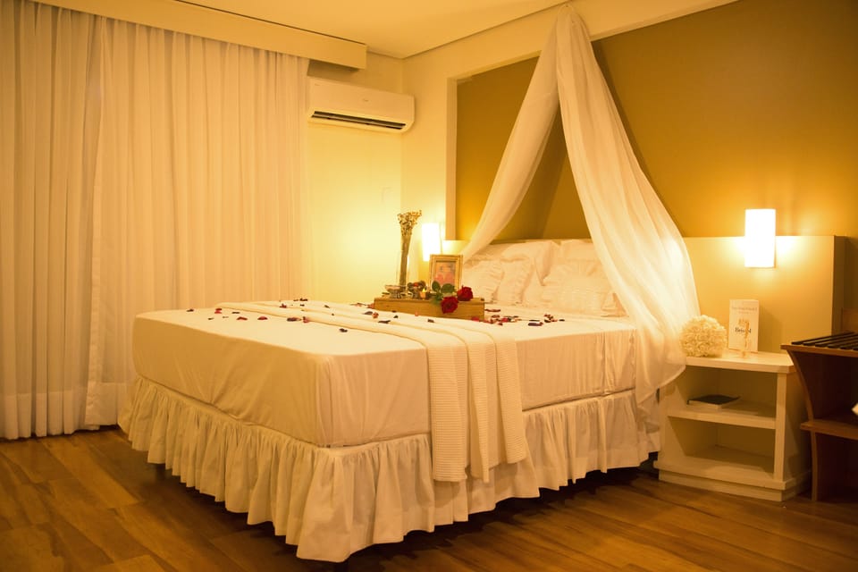 Premium Double Room | Minibar, in-room safe, desk, blackout drapes