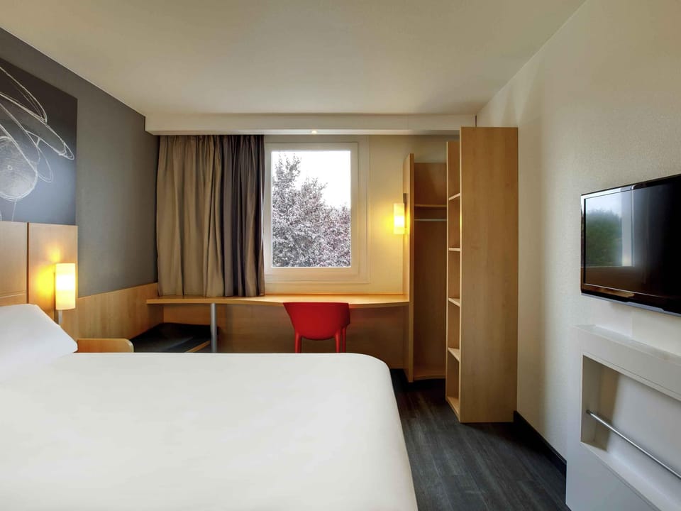 Standard Double Room, 1 Double Bed | Premium bedding, desk, soundproofing, free cribs/infant beds