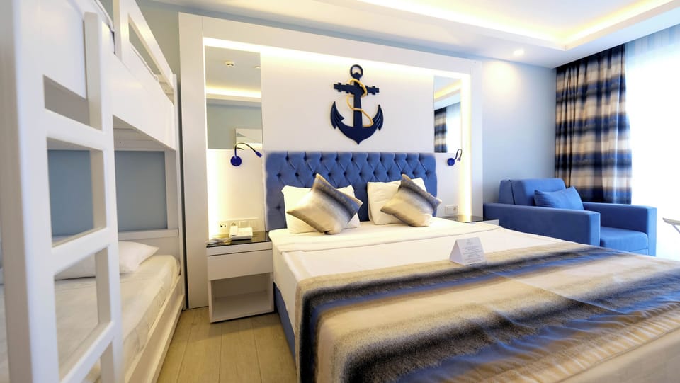 Standard Shared Dormitory | WiFi, bed sheets