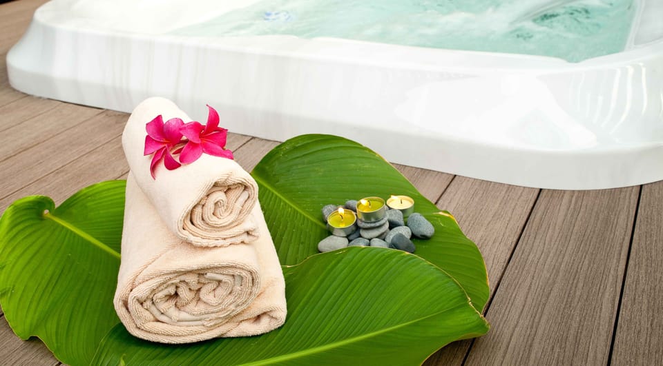 Indoor spa tub