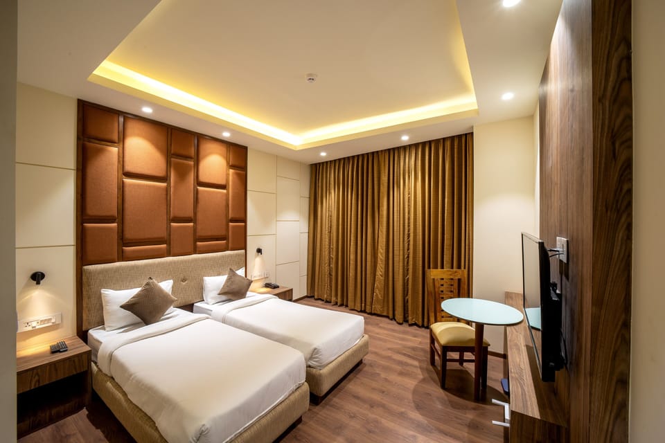 Executive Room | Desk, laptop workspace, soundproofing, free WiFi
