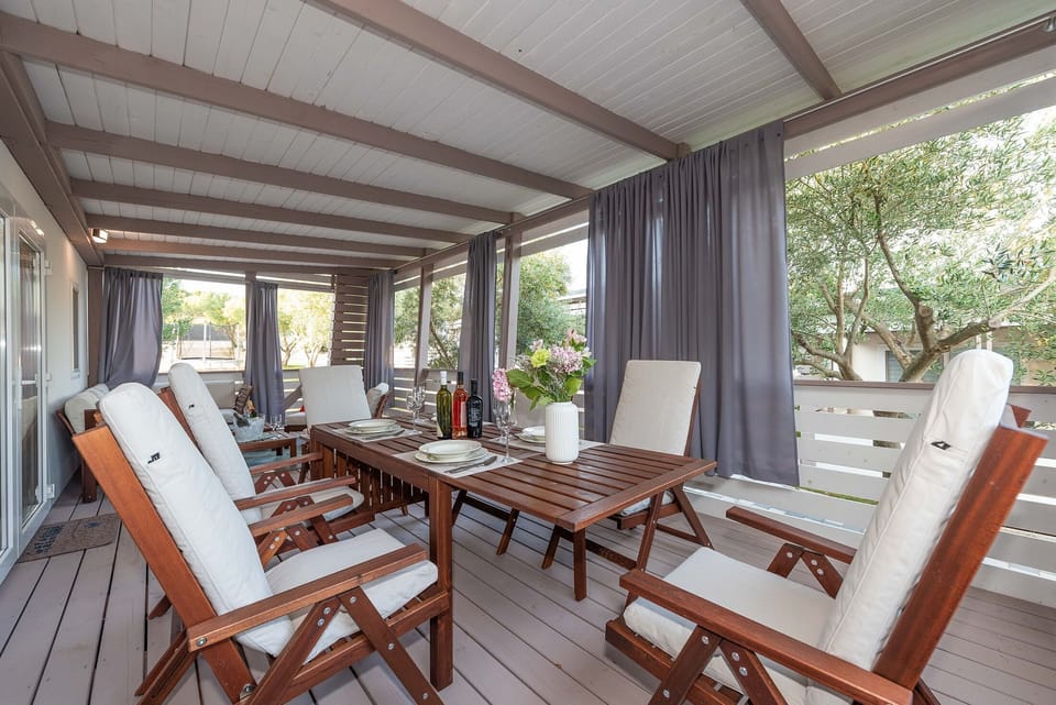 House | Terrace/patio