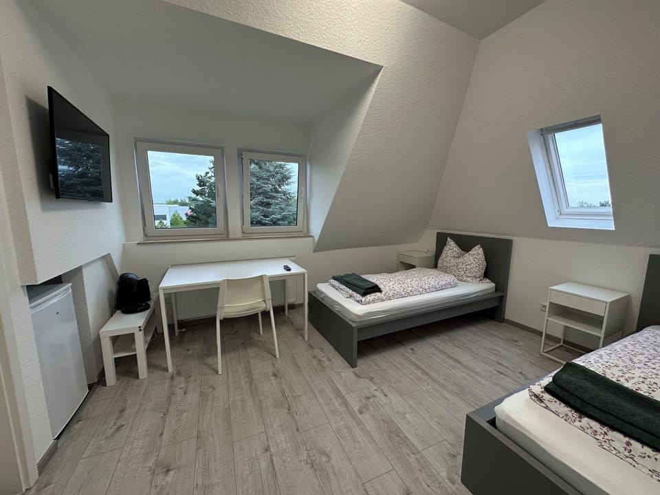 Twin Room | Desk, soundproofing, free WiFi