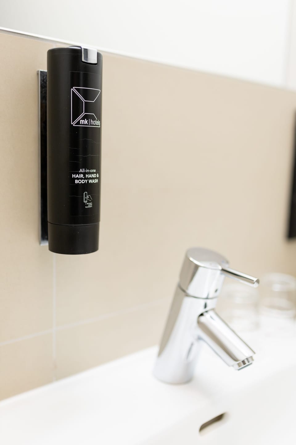 Single Room | Hypo-allergenic bedding, desk, blackout drapes, iron/ironing board