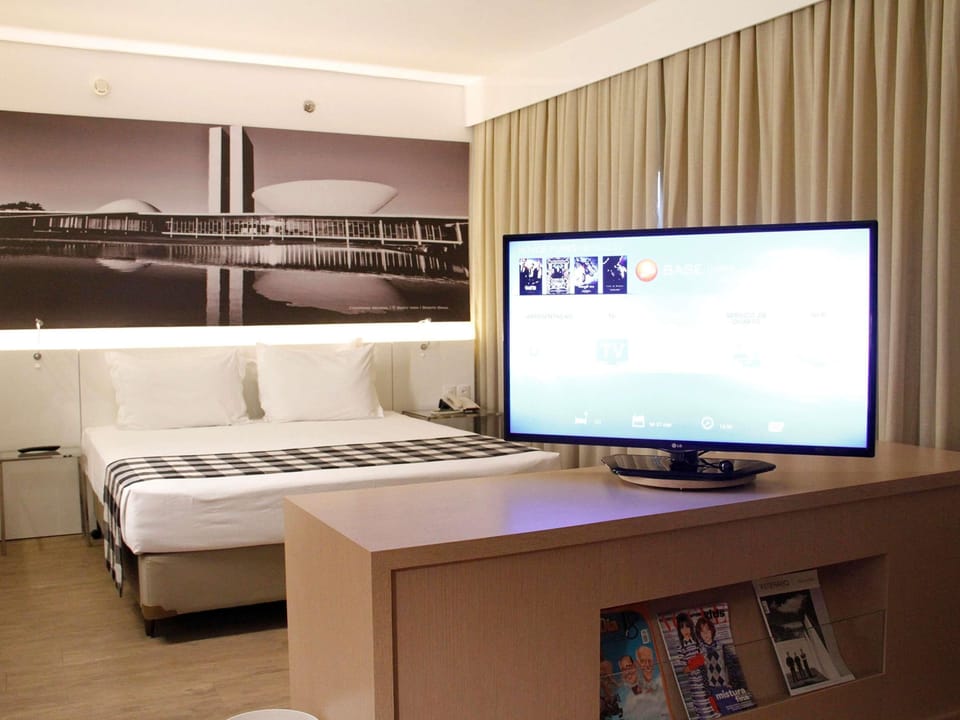 Suite, 2 Double Beds | Minibar, in-room safe, blackout drapes, soundproofing