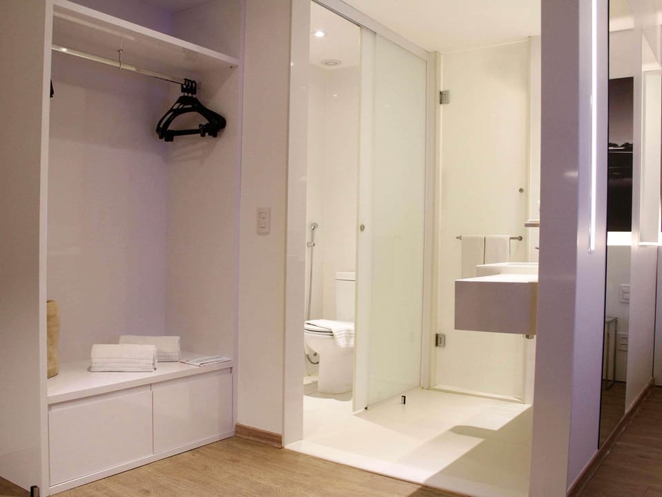 Suite, 2 Double Beds | Minibar, in-room safe, blackout drapes, soundproofing