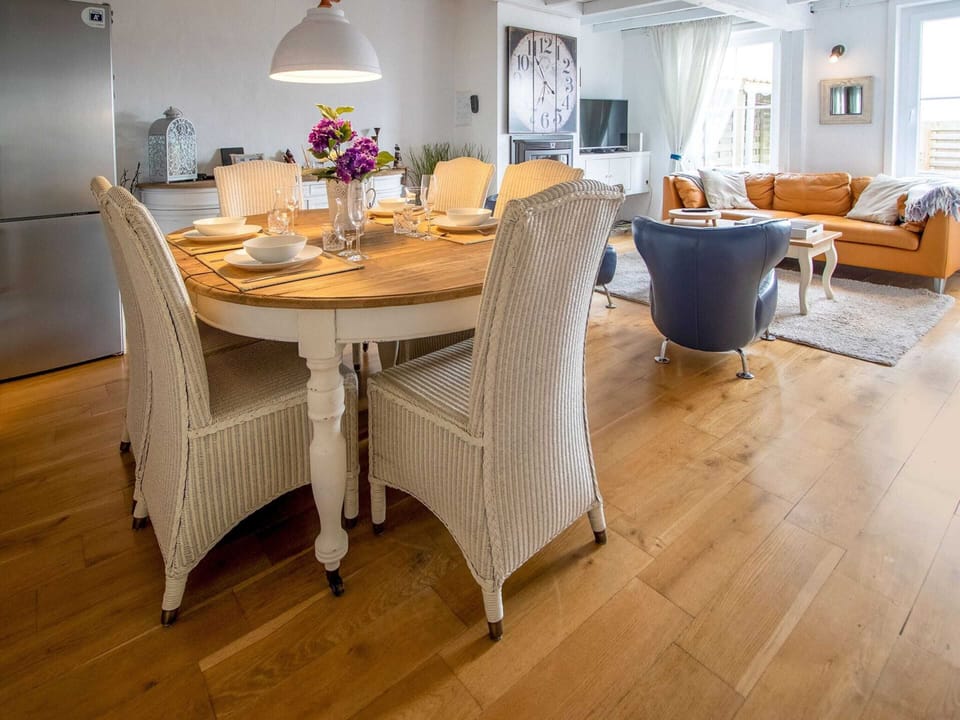 House | Dining