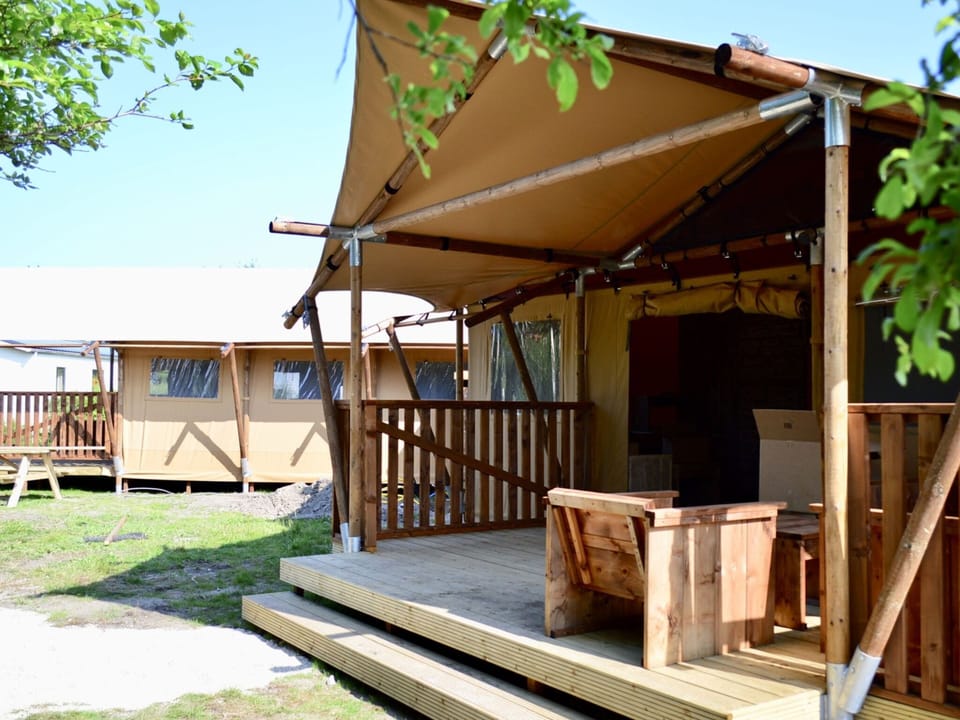 Tent | Exterior