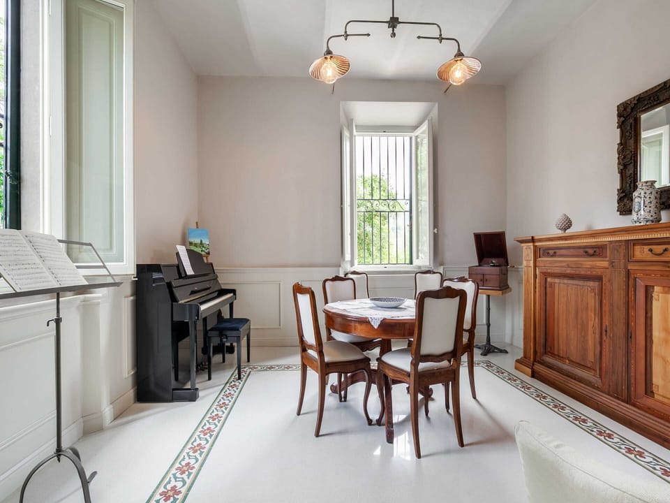 House | Dining